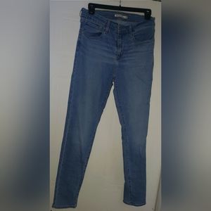 Levi's High Rise Skinny Jeans size 28